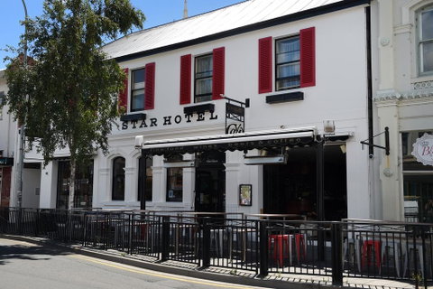 Star Bar Cafe & Hotel - Perths Hotel 0