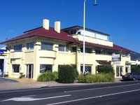 Book Dromana Accommodation Vacations Perths Hotel Perths Hotel