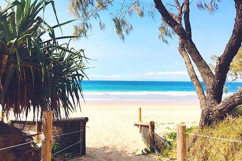 Steps From Mudjimba Beach 3 BR Apt Sunshine Coast With WIFI,Pool,Parking - Perths Hotel 0