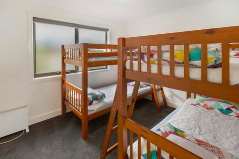 Stillwaters - Panoramic View Of Lakes Entrance - Perths Hotel 3