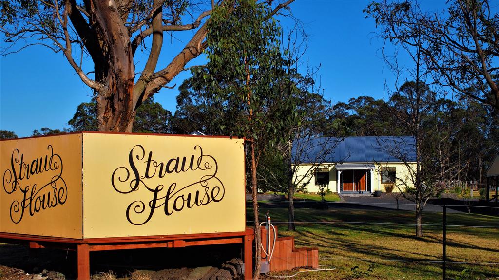 Darwin River ACT Perths Hotel