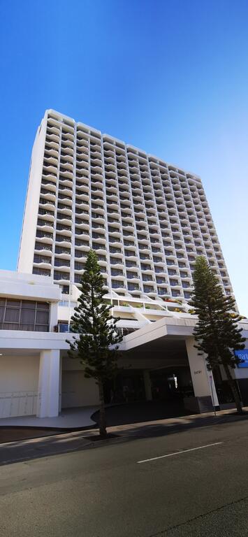 Studio 100 Meters From Beach At Surfers Paradise (L5) - Perths Hotel 3