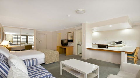 Studio With Balcony At College St - Perths Hotel 0