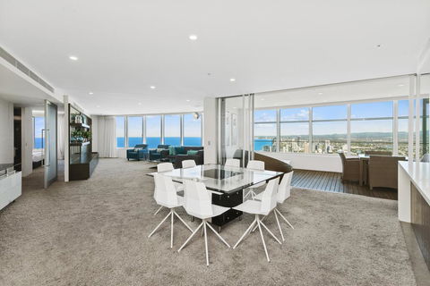Stunning 4 Bedroom Sub Penthouse - Level 60 Q1 - Perths Hotel 0