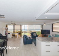 Stunning Beachfront Apartment - Perths Hotel