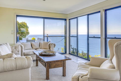 STUNNING CLIFF TOP HOME // POOL & GAMES - Perths Hotel 2