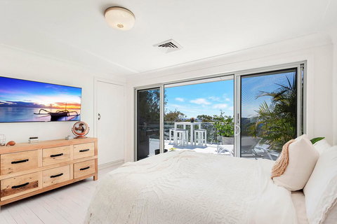 Stunning Oceanview Retreat Between Beach And Bush - Perths Hotel 1