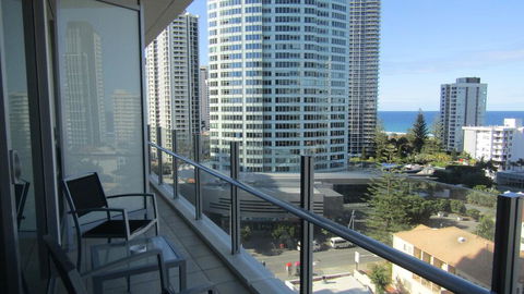 Stunning Surfers Paradise Apartment - Perths Hotel 3