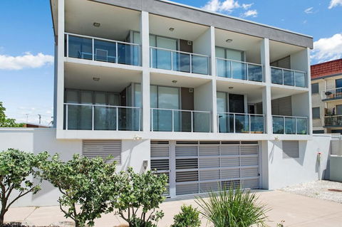 Stunning Surfside Apartment - Boyd St, Woorim - Perths Hotel 0