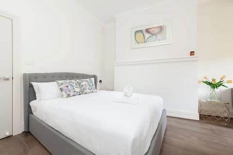 STUNNING SYDNEY HOME 8 - Perths Hotel 1