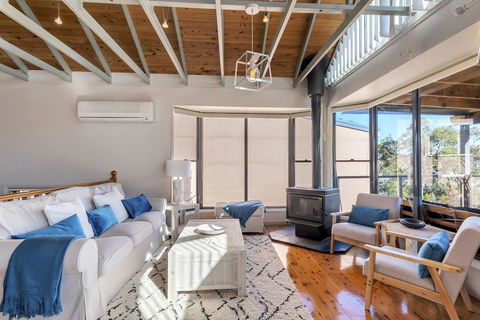 STUNNING WATERFRONT ESCAPE AT DALEYS POINT - Perths Hotel 2