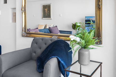 Stylish 2-Bed Apartment With Sweeping River Views - Perths Hotel 3