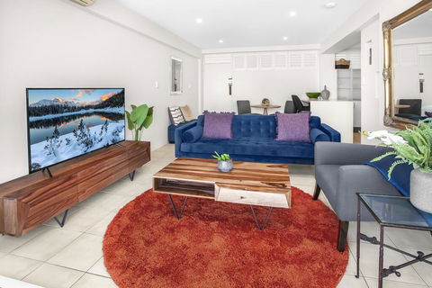Stylish 2-Bed Apartment With Sweeping River Views - Perths Hotel 0
