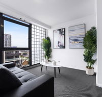 Stylish and Spacious Apt with Double living room - Perths Hotel