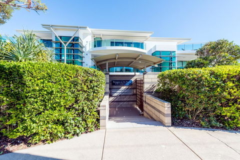 Stylish Beach Side Apartment - Unit 5 - 33 Lorikeet Drive - Perths Hotel 2