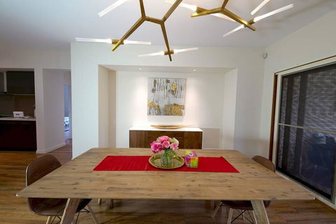 Stylish Luxe House For Big Group Near Shopping Center - Perths Hotel 2