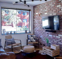 Stylish Modern Apartment Located In Marrickville - Perths Hotel