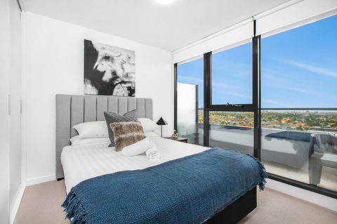 Stylish One-Bed Apartment With Balcony And Parking - Perths Hotel 1