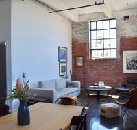 Stylish Warehouse Conversion In The Heart of Fitzroy - Perths Hotel