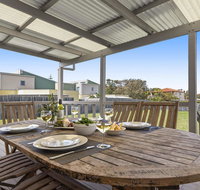 Summer Breeze - clean and simple 200m to beach - Perths Hotel