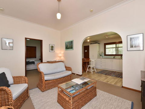 Summerfield Cottage - Hunter Valley, Renovated House In Central North Rothbury - Perths Hotel 3