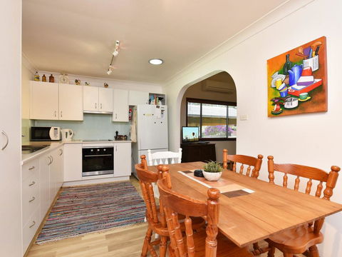 Summerfield Cottage - Hunter Valley, Renovated House In Central North Rothbury - Perths Hotel 2