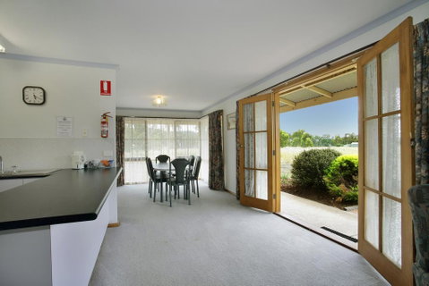 Summerfield Winery And Accommodation - Perths Hotel 3