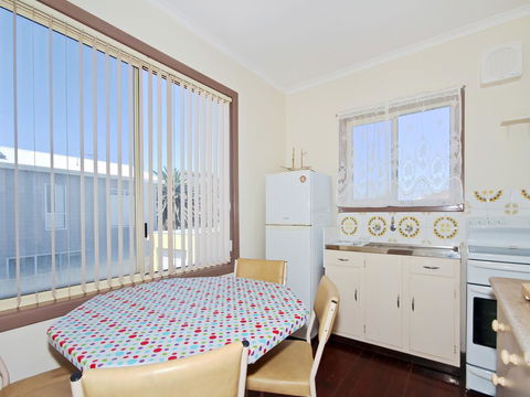 Sun And Fun - Perths Hotel 3