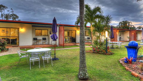 Sunlover Lodge - Perths Hotel 0