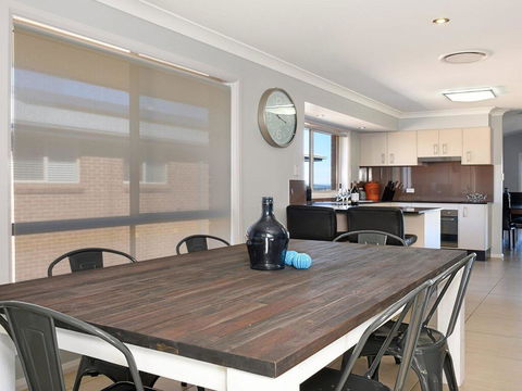 Sunset Over Neptune - Pet Friendly, 5 Min To Beach - Perths Hotel 2