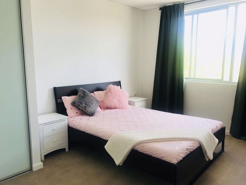 Sunset View 2 Bedroom Apt Next To Station - Perths Hotel 2