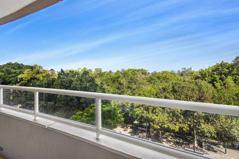 Super Convenient Apartment With Garden Views - Perths Hotel 0