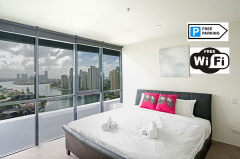 Superb Surfers Paradise Apartment - Top Location! - Perths Hotel 0