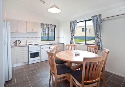 Surf Beach Narooma Holiday Park - Perths Hotel 1