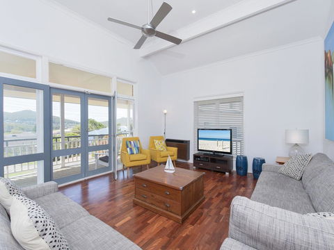 Surf Break - 10B Tuna (Upstairs) - Perths Hotel 3