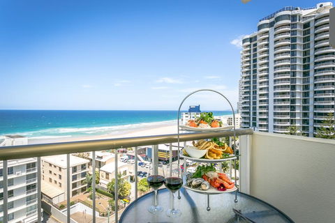 Surfers Beachside Holiday Apartments - Perths Hotel 0