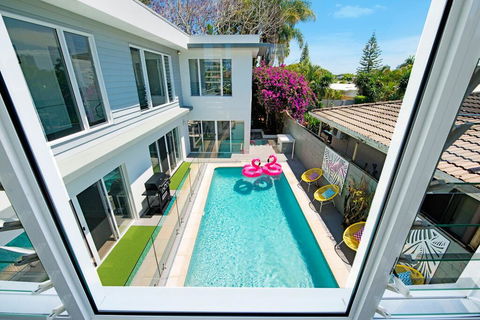 Surfers Paradise Holiday Home Almalfi Drive - Perths Hotel 3
