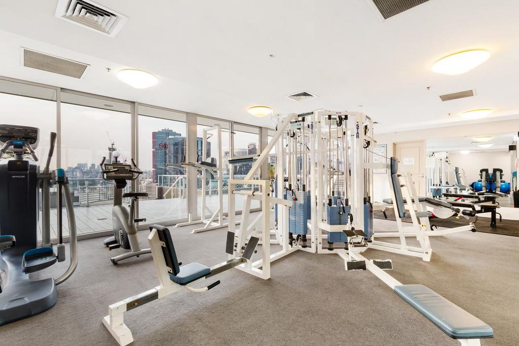 Sydney South ACT Perths Hotel