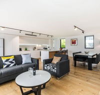 Sydney Townhouse with Parking and Deck - Perths Hotel