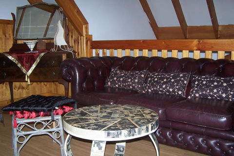 Tall Timbers At Youngs - Perths Hotel 3