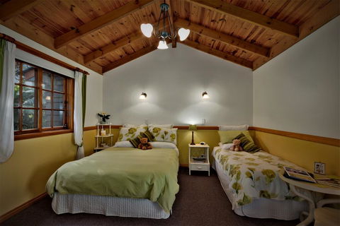 Tamborine Mountain Bed And Breakfast - Perths Hotel 1