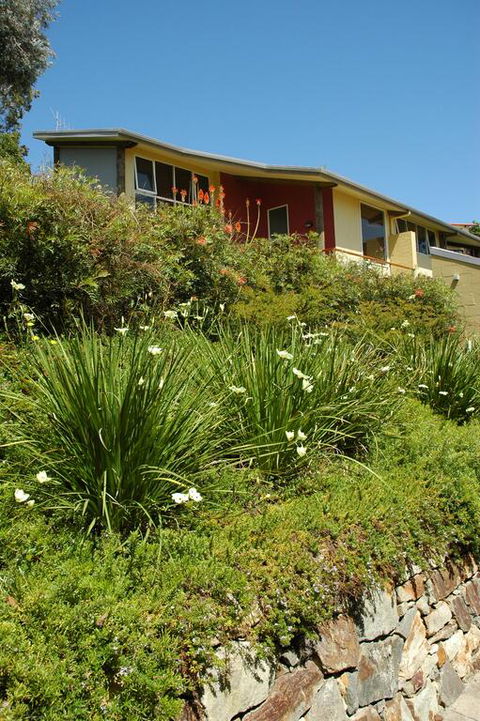 Tathra Beach House Holiday Apartments - Perths Hotel 3