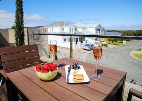 The Beach House At Bayside - Perths Hotel 0