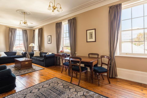 Grand Old Duke - Perths Hotel 0