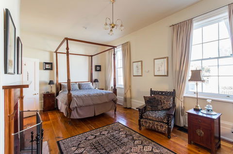 Grand Old Duke - Perths Hotel 27