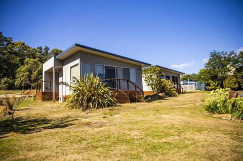 Little Norfolk Bay Events And Chalets - Perths Hotel 1