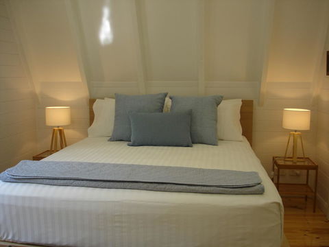 Bicheno By The Bay - Perths Hotel 9