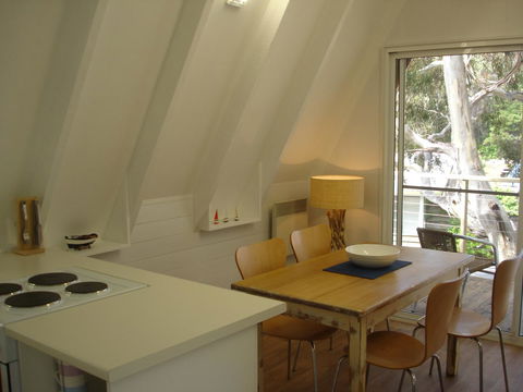 Bicheno By The Bay - Perths Hotel 10