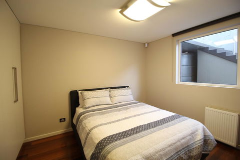 Sunny 3 Bedroom Apartment In Sandy Bay - Perths Hotel 8
