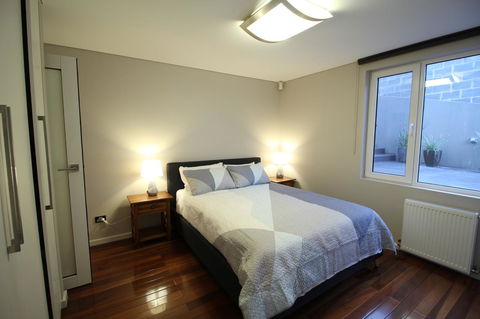 Sunny 3 Bedroom Apartment In Sandy Bay - Perths Hotel 4